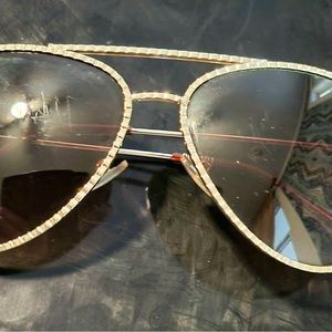 SUNGLASSES-AVIATOR STYLE